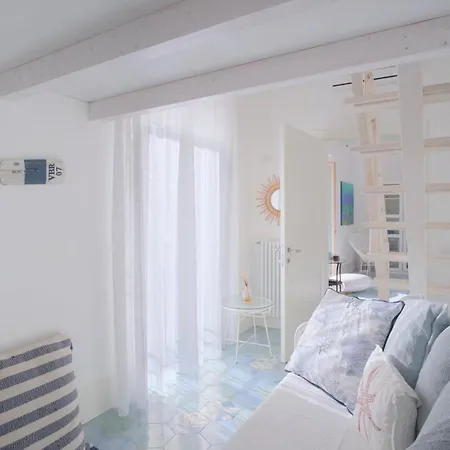 Devalu Casa Del Mare チェファル